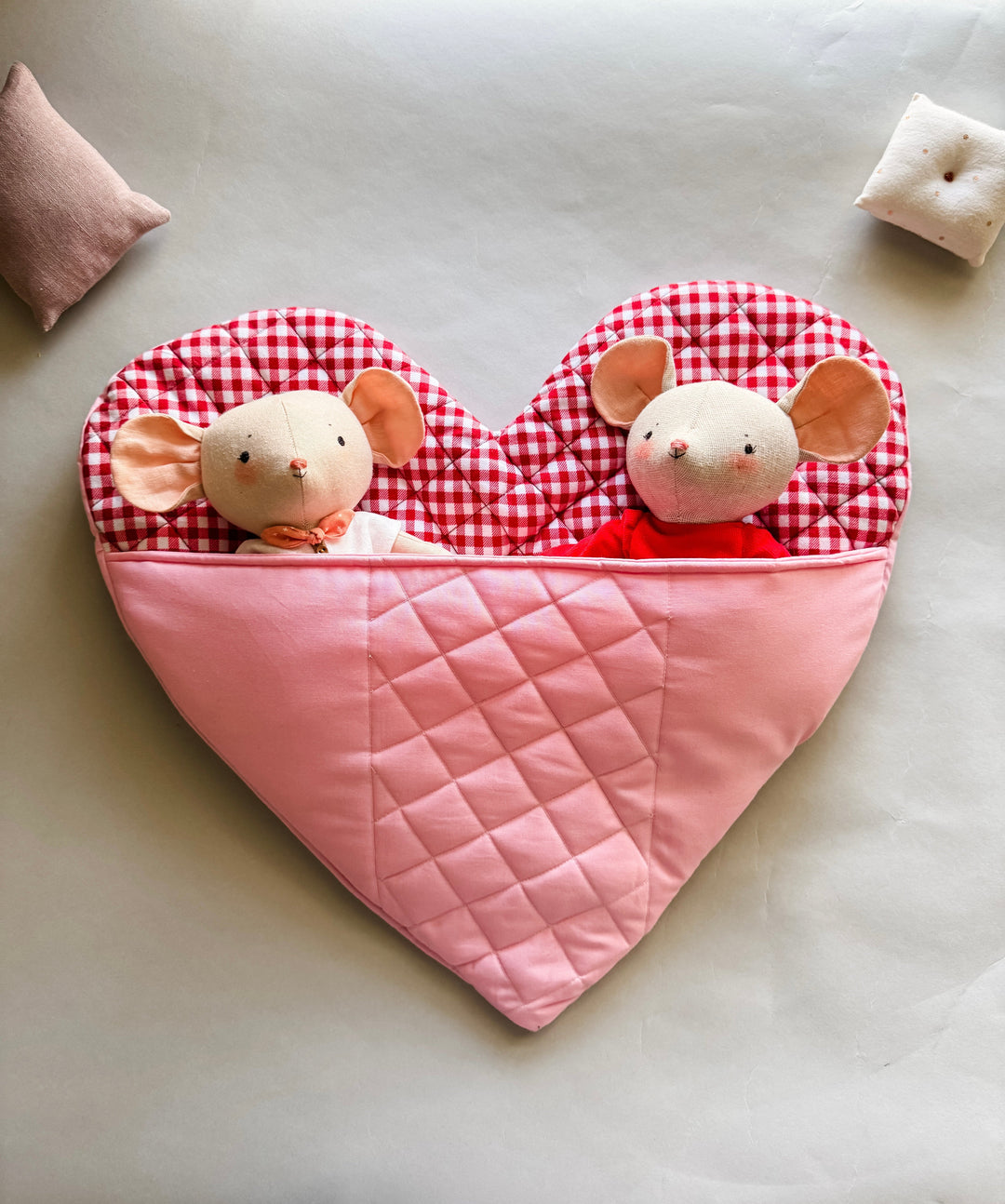 Free Doll Hearted Bed tutorial and pattern